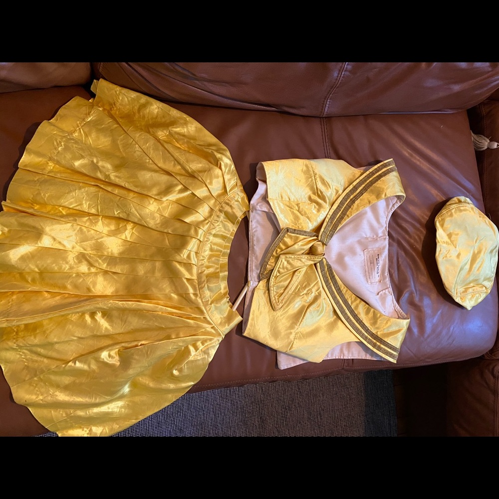 Gorgeous gold and yellow sailor costume!